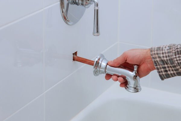 How to Fix a Leaky Bathtub Faucet